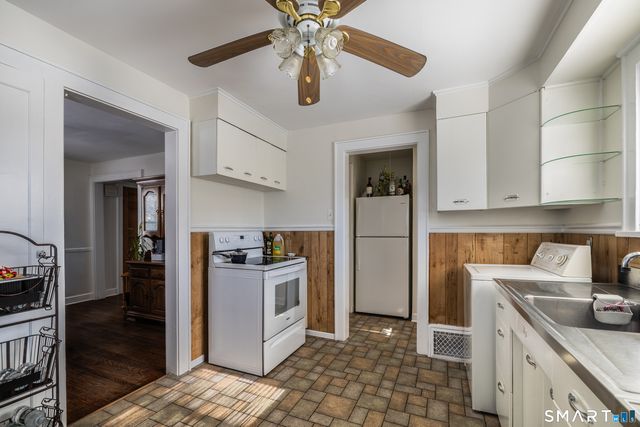 61 Astoria Avenue, Bridgeport, CT 06604