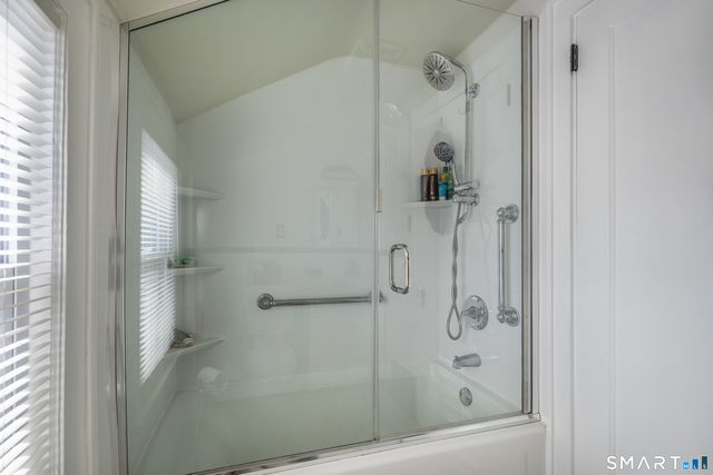 61 Astoria Avenue, Bridgeport, CT 06604