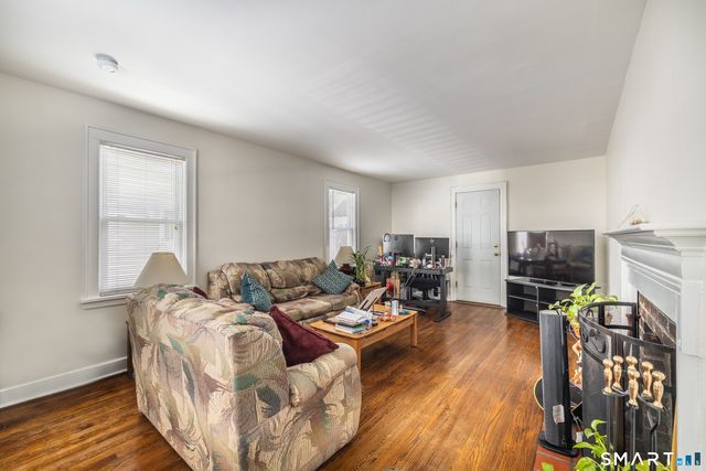 61 Astoria Avenue, Bridgeport, CT 06604