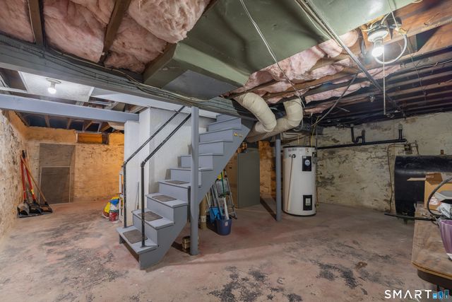 61 Astoria Avenue, Bridgeport, CT 06604