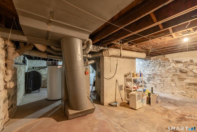 61 Astoria Avenue, Bridgeport, CT 06604