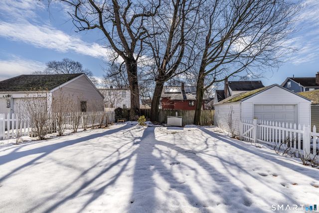 61 Astoria Avenue, Bridgeport, CT 06604