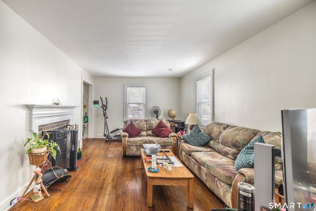 61 Astoria Avenue, Bridgeport, CT 06604