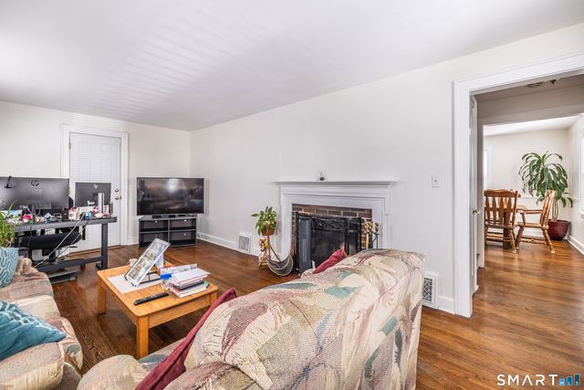 61 Astoria Avenue, Bridgeport, CT 06604