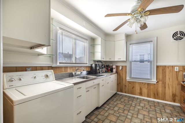 61 Astoria Avenue, Bridgeport, CT 06604