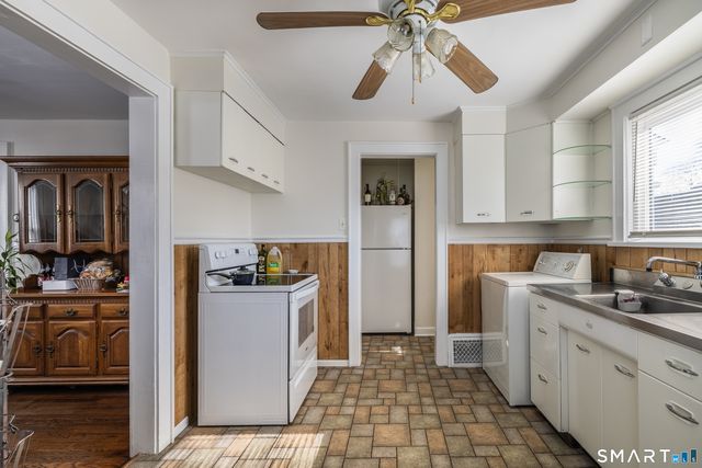 61 Astoria Avenue, Bridgeport, CT 06604