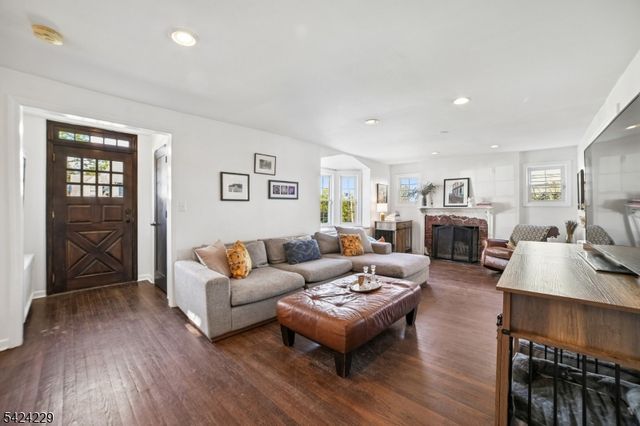 44 Pine St, West Orange Twp., NJ 07052