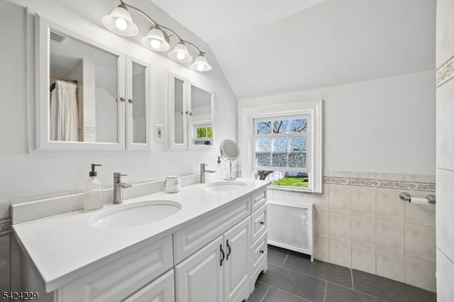 44 Pine St, West Orange Twp., NJ 07052