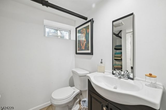 44 Pine St, West Orange Twp., NJ 07052