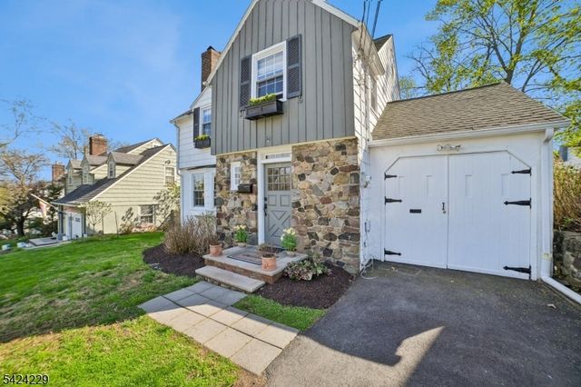 44 Pine St, West Orange Twp., NJ 07052