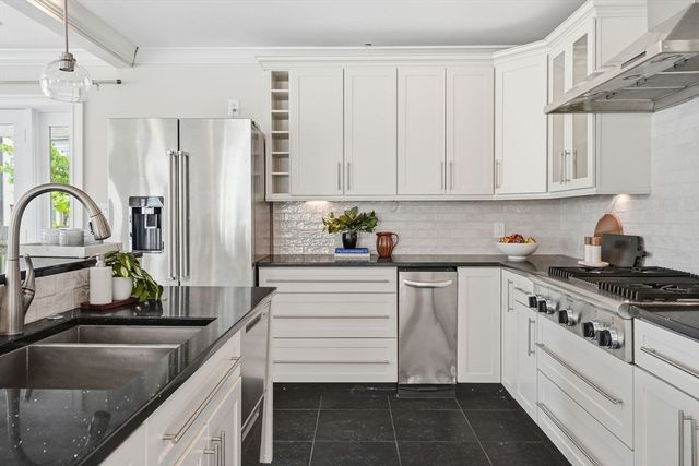 155 W 9th St. 1, Boston, MA 02127