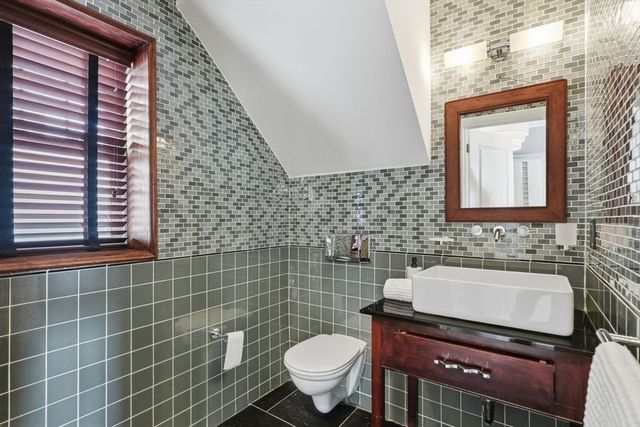 155 W 9th St. 1, Boston, MA 02127