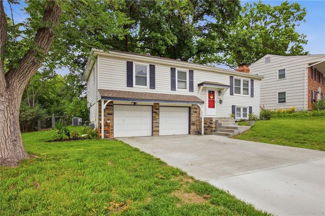 9214 Mastin Street, Overland Park, KS 66212