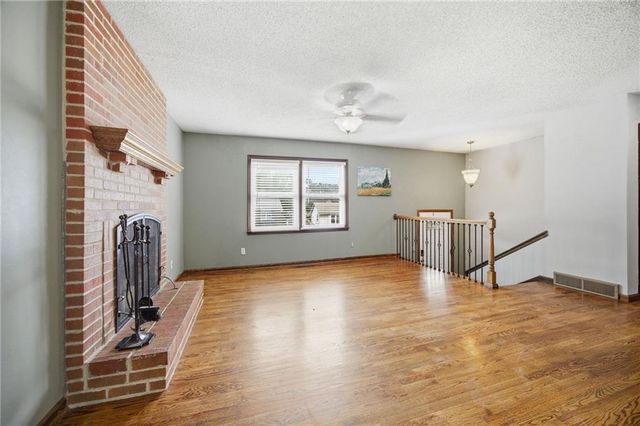 9214 Mastin Street, Overland Park, KS 66212