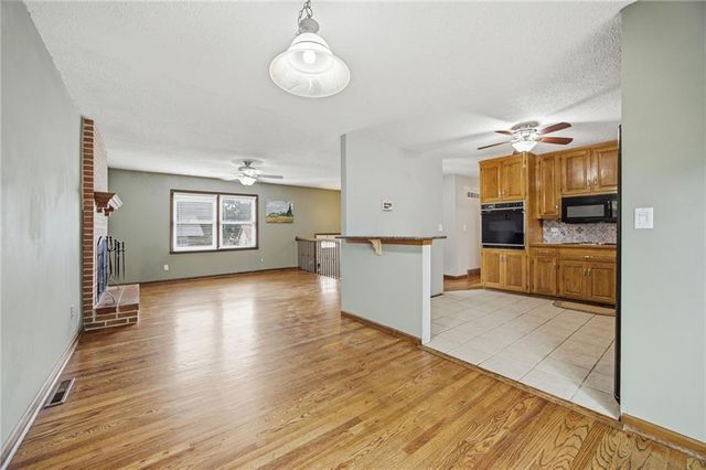 9214 Mastin Street, Overland Park, KS 66212