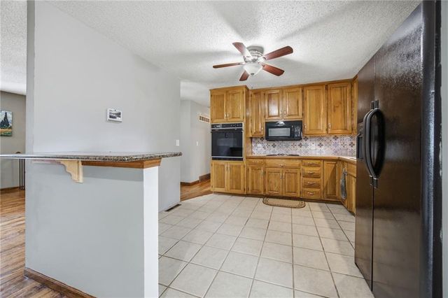 9214 Mastin Street, Overland Park, KS 66212