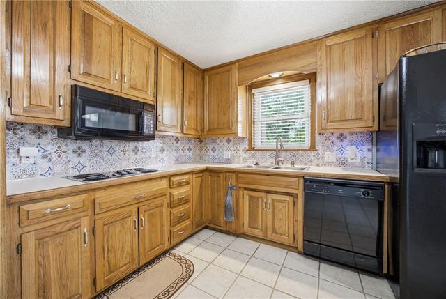 9214 Mastin Street, Overland Park, KS 66212