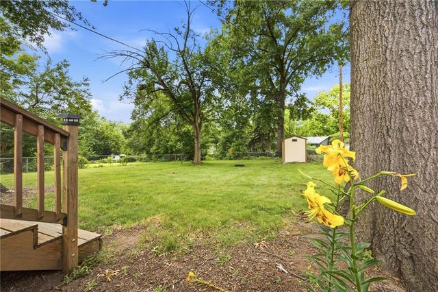 9214 Mastin Street, Overland Park, KS 66212