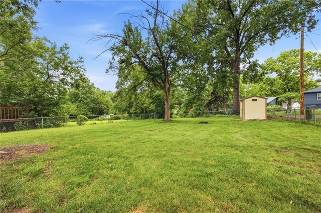 9214 Mastin Street, Overland Park, KS 66212