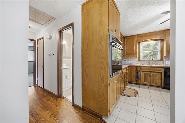 9214 Mastin Street, Overland Park, KS 66212
