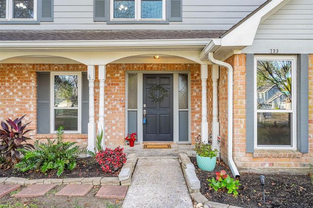 723 Shadowbrook Drive, Spring, TX 77380