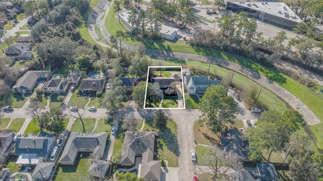 723 Shadowbrook Drive, Spring, TX 77380