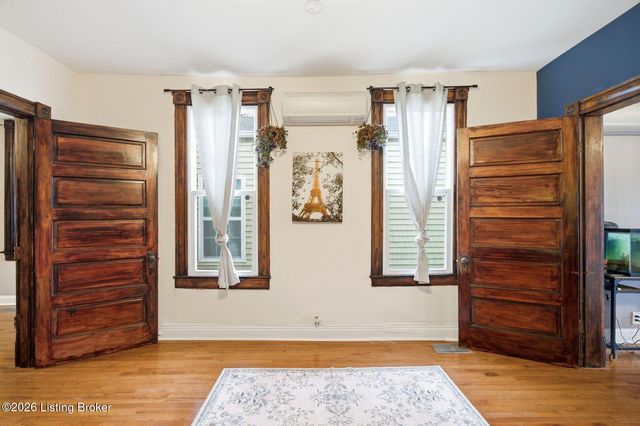 921 Mary St, Louisville, KY 40204