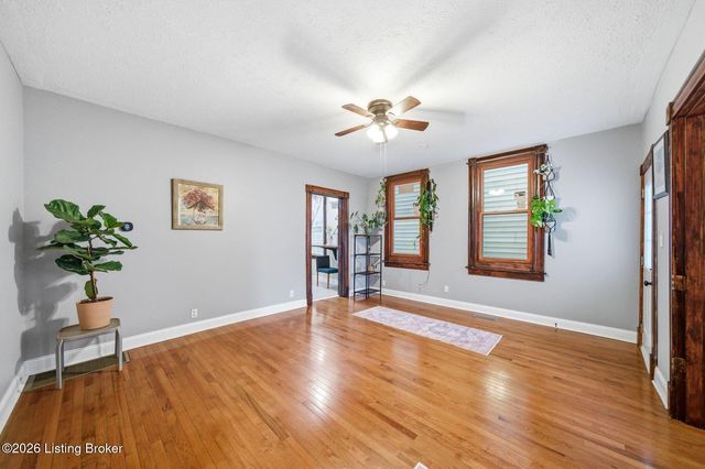 921 Mary St, Louisville, KY 40204