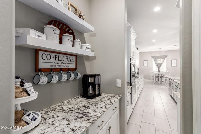 22903 E SONOQUI Boulevard, Queen Creek, AZ 85142