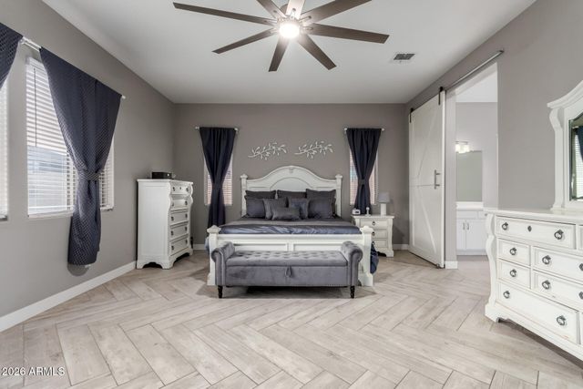 22903 E SONOQUI Boulevard, Queen Creek, AZ 85142