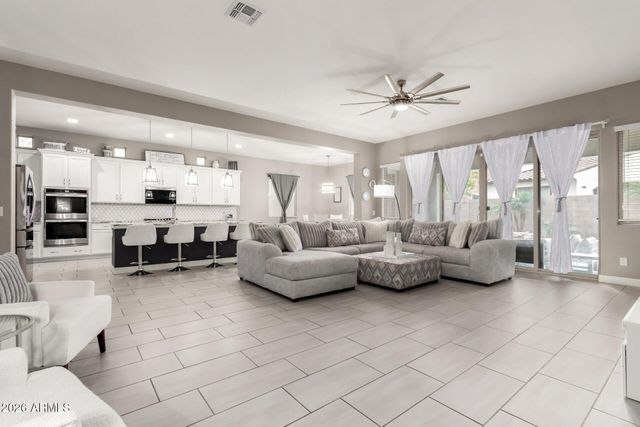 22903 E SONOQUI Boulevard, Queen Creek, AZ 85142