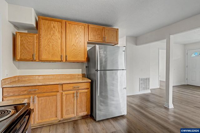 407 Jersey St, Silverton, OR 97381