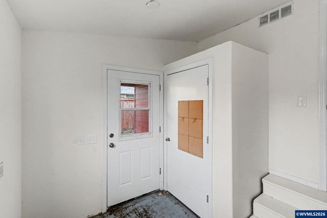 407 Jersey St, Silverton, OR 97381