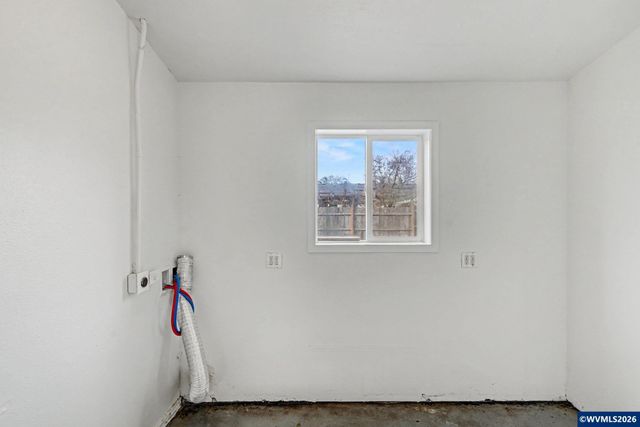 407 Jersey St, Silverton, OR 97381