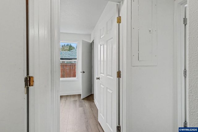 407 Jersey St, Silverton, OR 97381