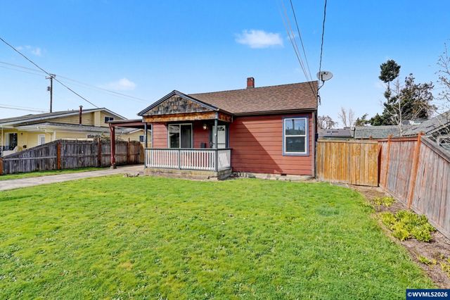 407 Jersey St, Silverton, OR 97381