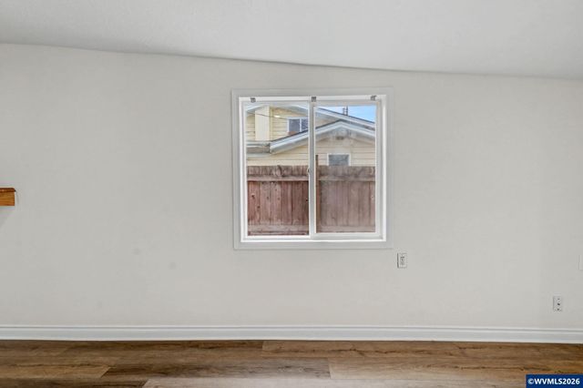 407 Jersey St, Silverton, OR 97381