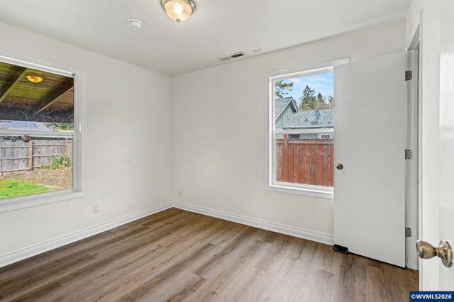 407 Jersey St, Silverton, OR 97381