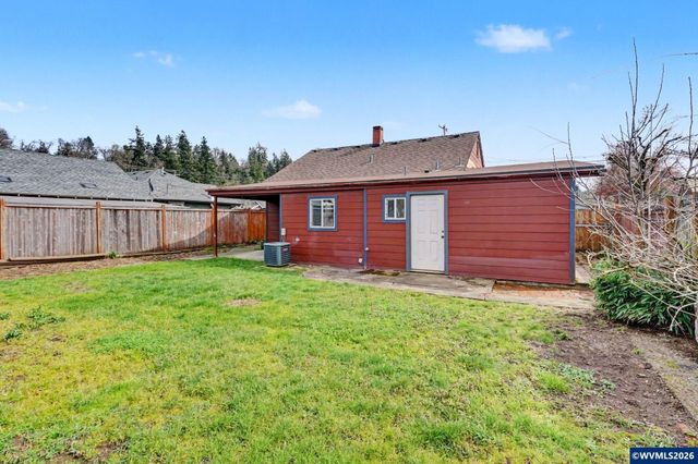 407 Jersey St, Silverton, OR 97381