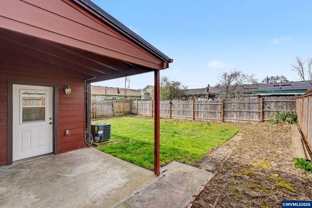 407 Jersey St, Silverton, OR 97381