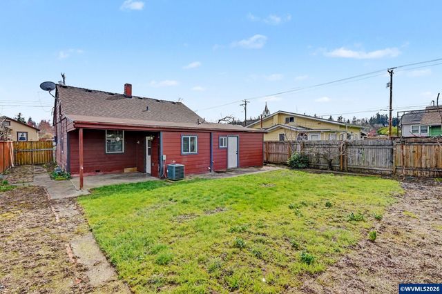 407 Jersey St, Silverton, OR 97381