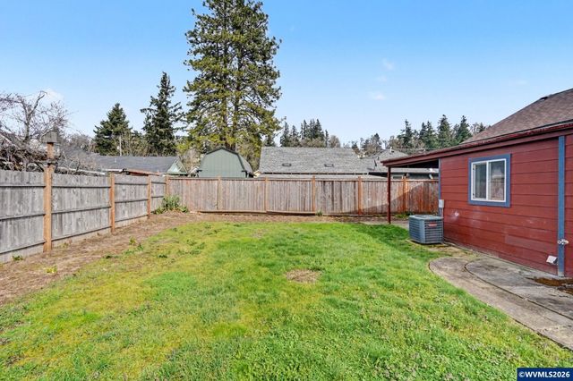 407 Jersey St, Silverton, OR 97381