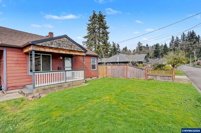 407 Jersey St, Silverton, OR 97381