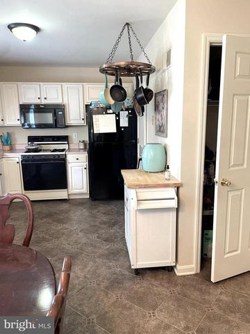 32 BATTENS CIR, Leola, PA 17540