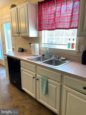 32 BATTENS CIR, Leola, PA 17540