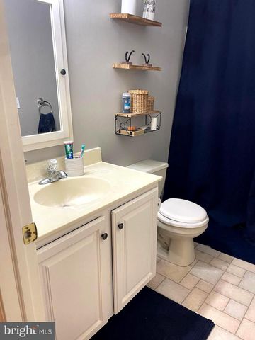 32 BATTENS CIR, Leola, PA 17540