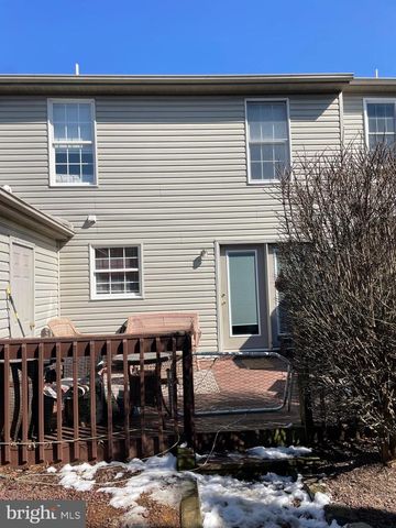 32 BATTENS CIR, Leola, PA 17540