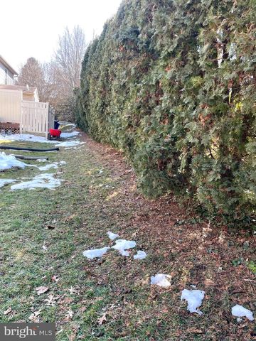 32 BATTENS CIR, Leola, PA 17540