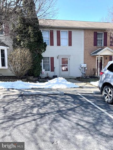 32 BATTENS CIR, Leola, PA 17540