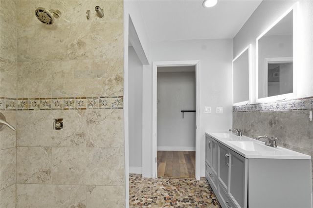 3806 N MATANZAS AVENUE, Tampa, FL 33607